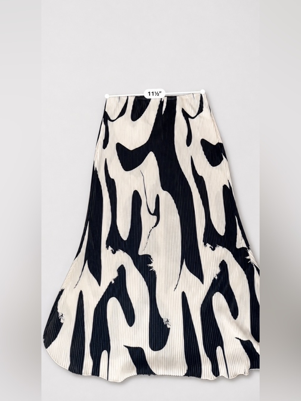 SHEIN Black & White Abstract Pleated Maxi Skirt